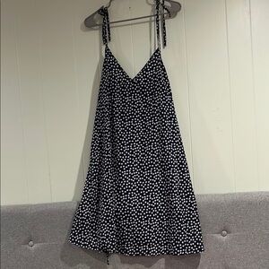 Chic Navy Blue and White Floral Dot Dress
